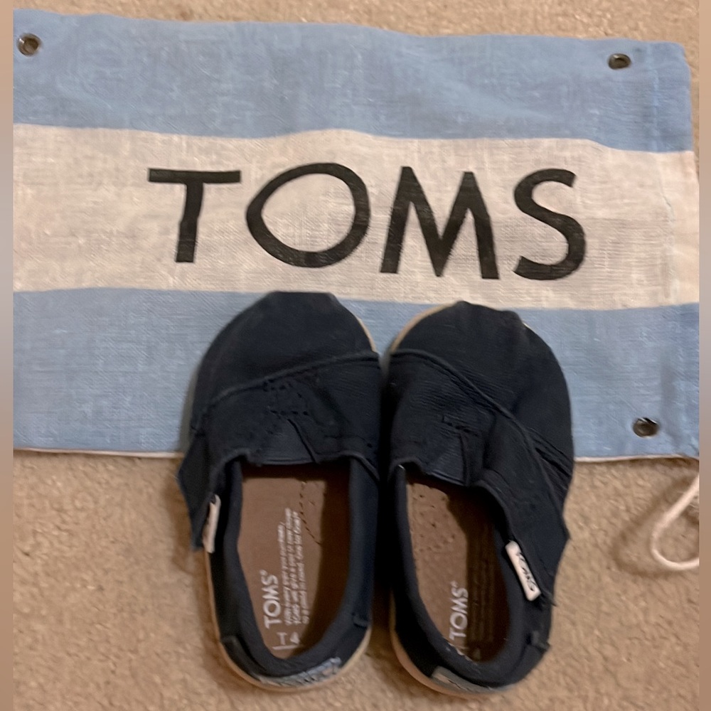 Navy toddler toms